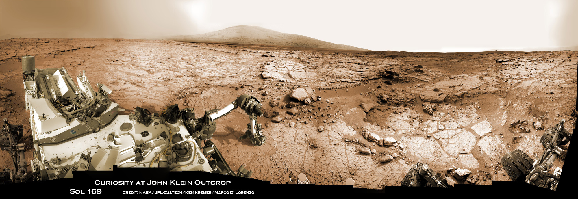 Stunning Mars Panoramas Capture Curiosity Rover at Work (Photos)